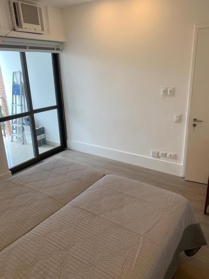Flat Com 65 Metros; Sala; Duas Suites; Cozinha Recem-Reformado Rio de Janeiro Buitenkant foto