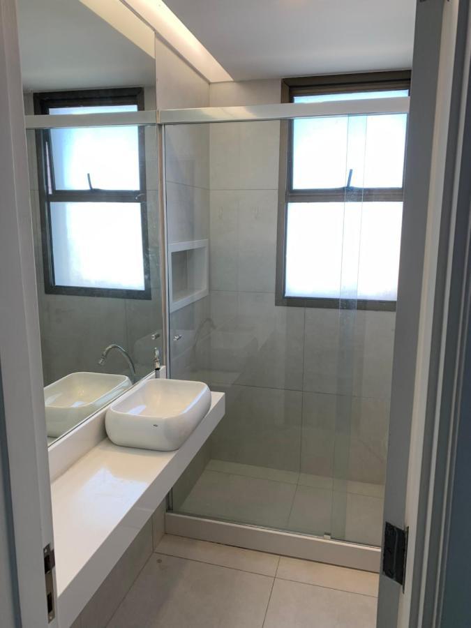 Flat Com 65 Metros; Sala; Duas Suites; Cozinha Recem-Reformado Rio de Janeiro Buitenkant foto